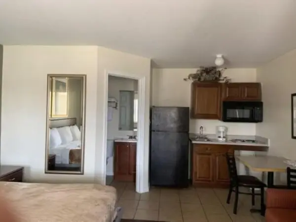 Paris Extended Stay Suites 7